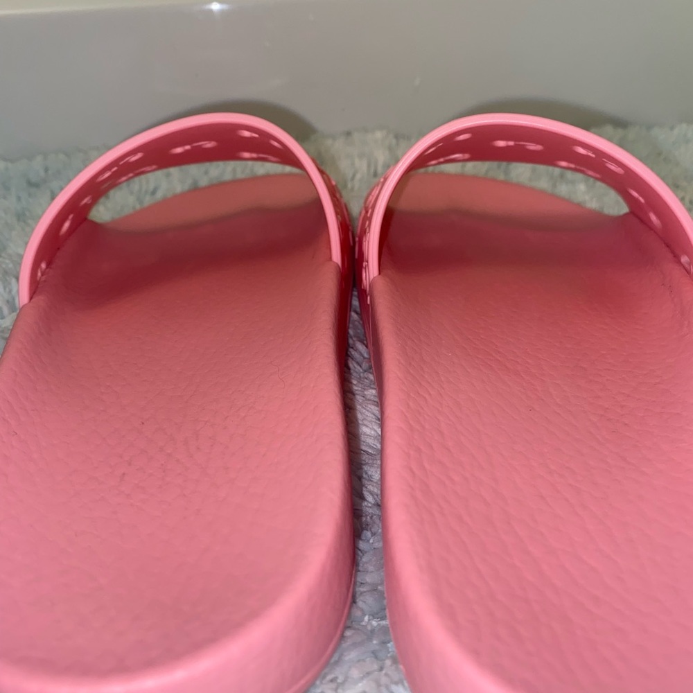 🌸AUTHENTIC Gucci GG Slide Rubber 'Pink' 🌸 - Picture 2 of 3